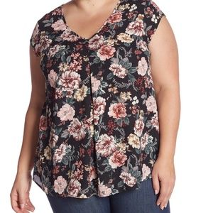 Halogen V-Neck Woven Top (Plus Size) Black Roses